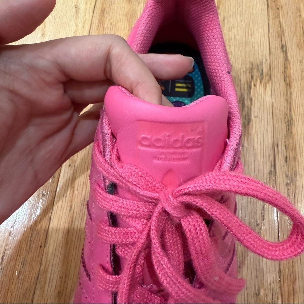 Adidas Pharrell Superstar Girls Size 4 Pink Athletic Leather Shoes Sneakers - Picture 9 of 9